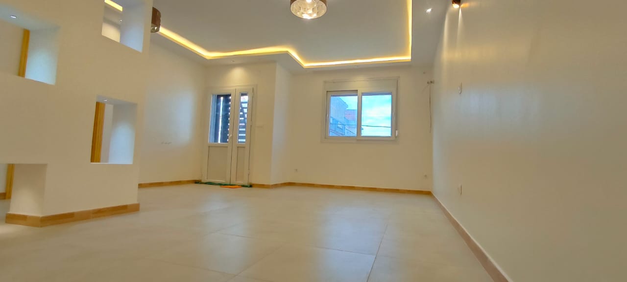 Superbe villa moderne avec piscine à El Mohgoun – 180 m² de confort et d’élégance