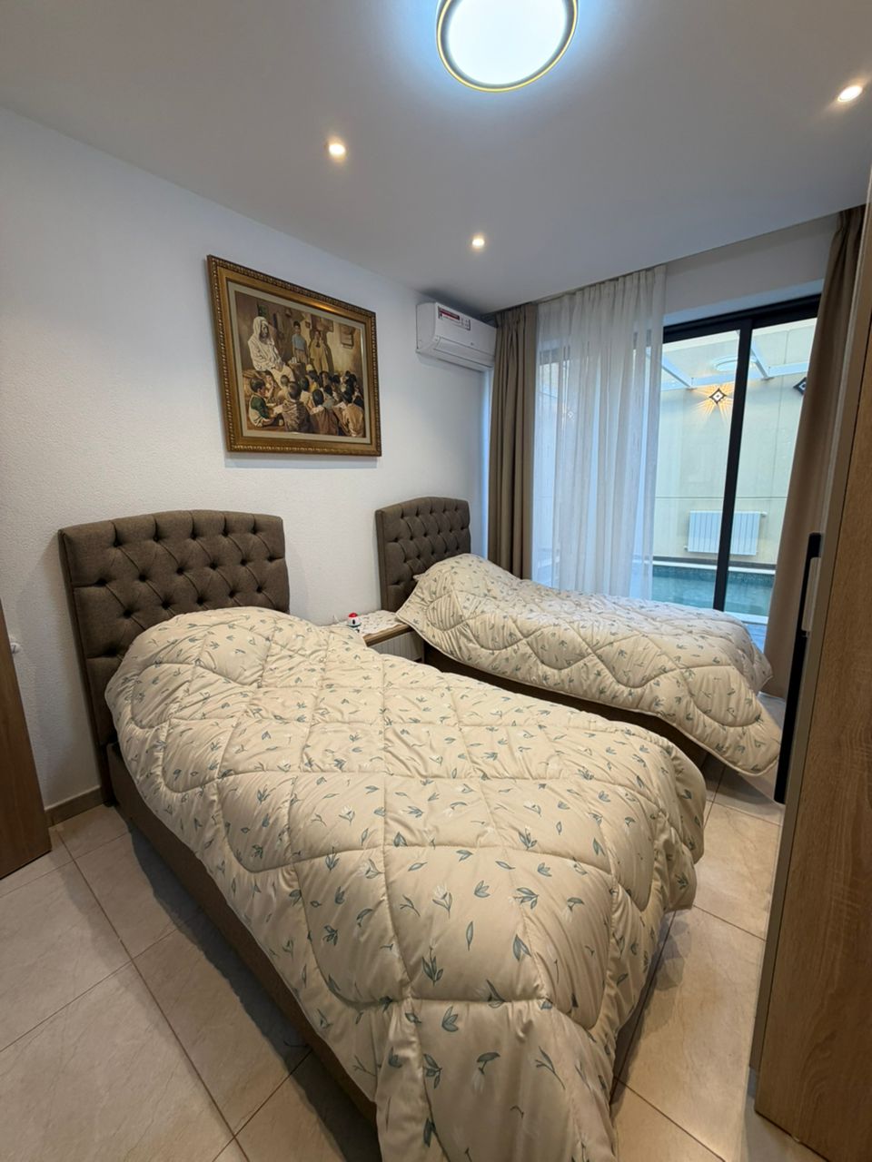 Appartement F2 avec piscine à louer – 120 m² de confort | Prix selon période