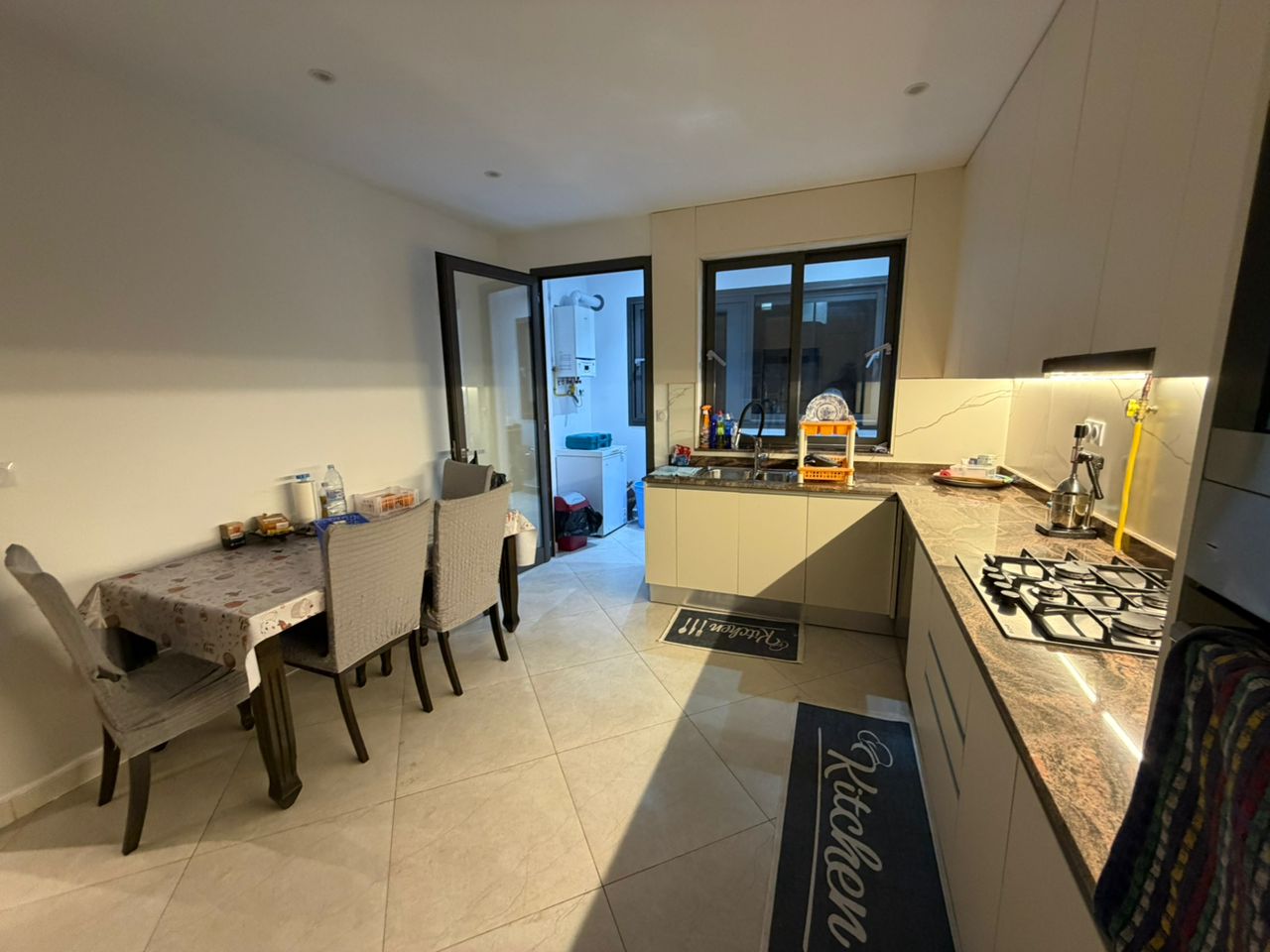 Appartement F4 de 170 m² à louer – Confort et espace | 20 000 DZD / nuit