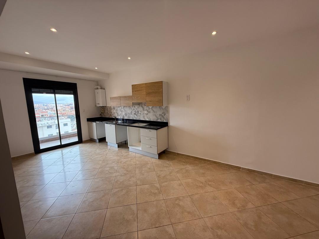 Appartement F3 de 110 m² à Canastel – 9ème étage | Très bonne finition