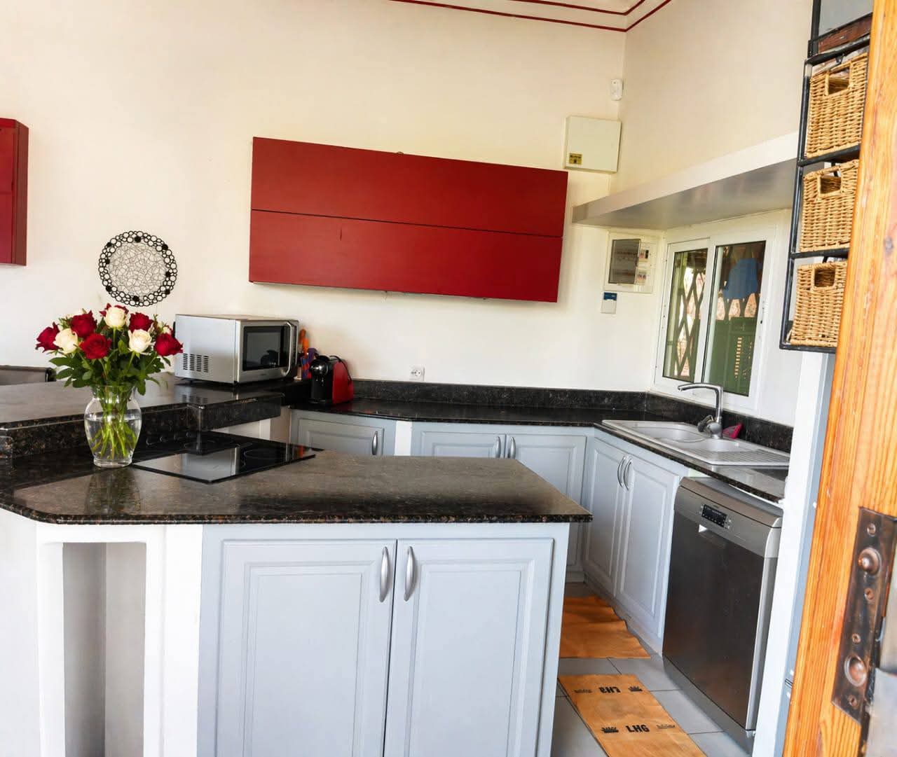 Villa de standing avec piscine et grand jardin à Ain El Turck – 1500 m² | Location courte durée