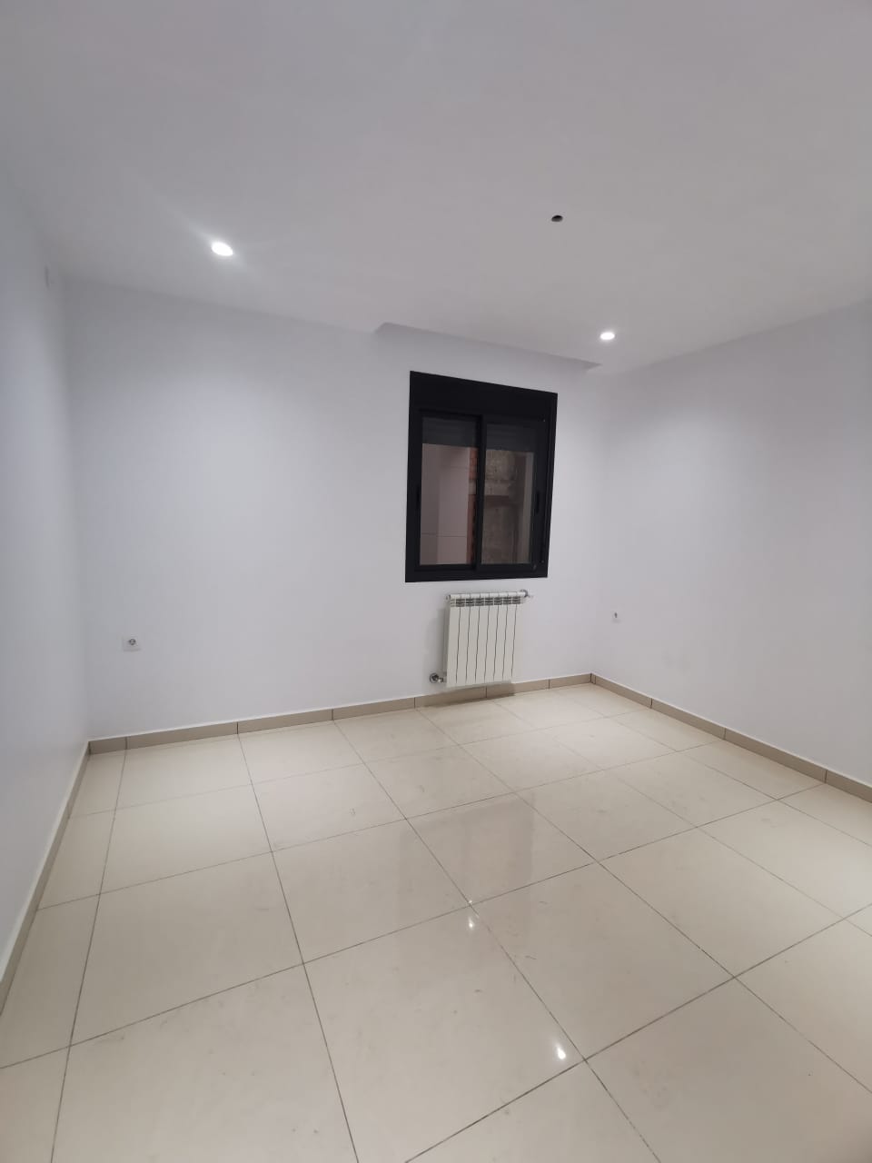 Appartement F3 à louer à Fernand Ville – 87 m² en résidence | 1er étage