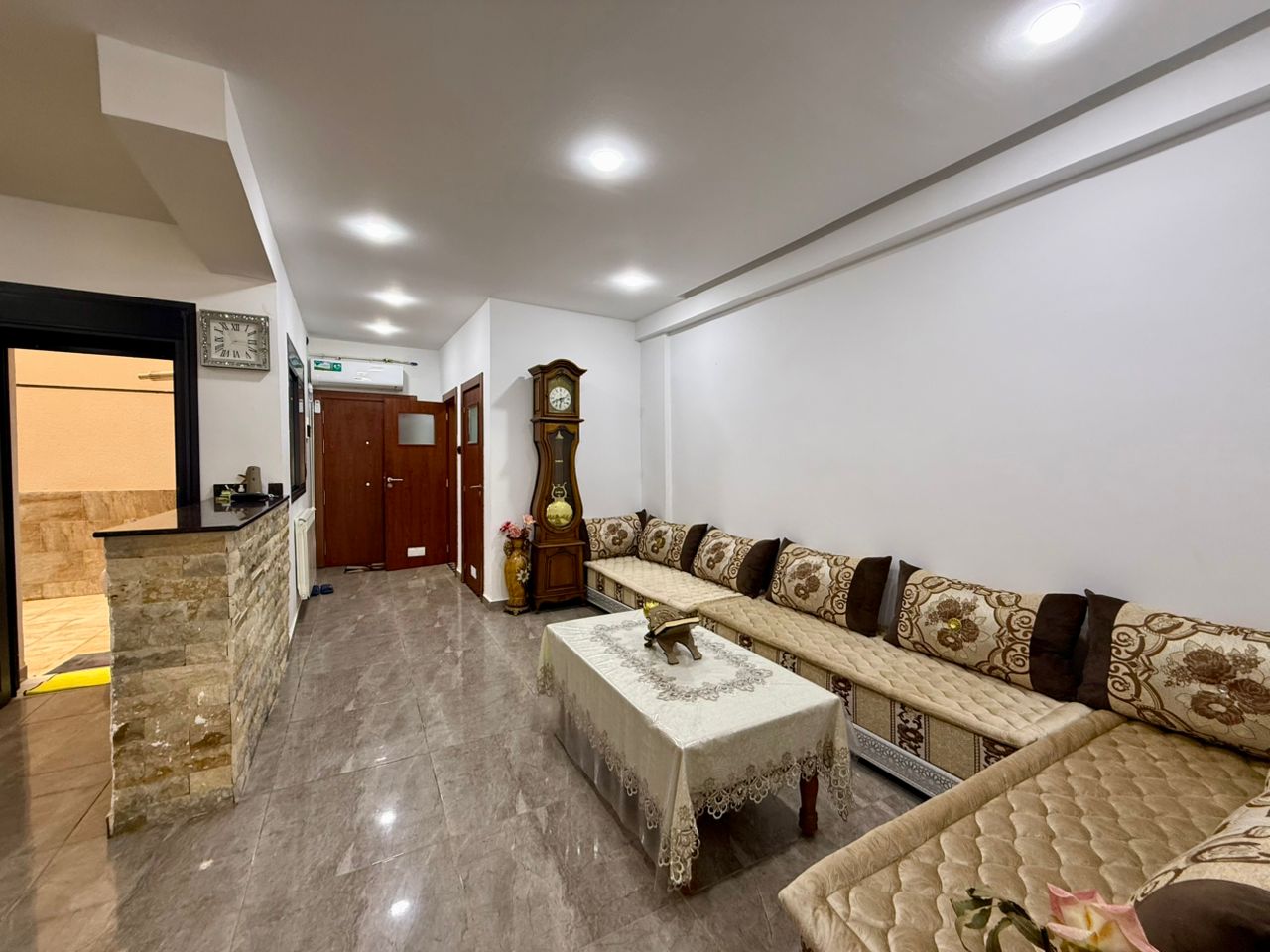 Appartement F3 de 78 m² à vendre à Belgaïd – Résidence au 1er étage | 15 000 000 DZD
