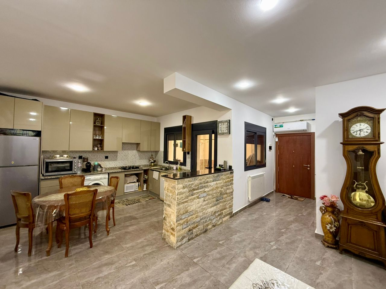 Appartement F3 de 78 m² à vendre à Belgaïd – Résidence au 1er étage | 15 000 000 DZD