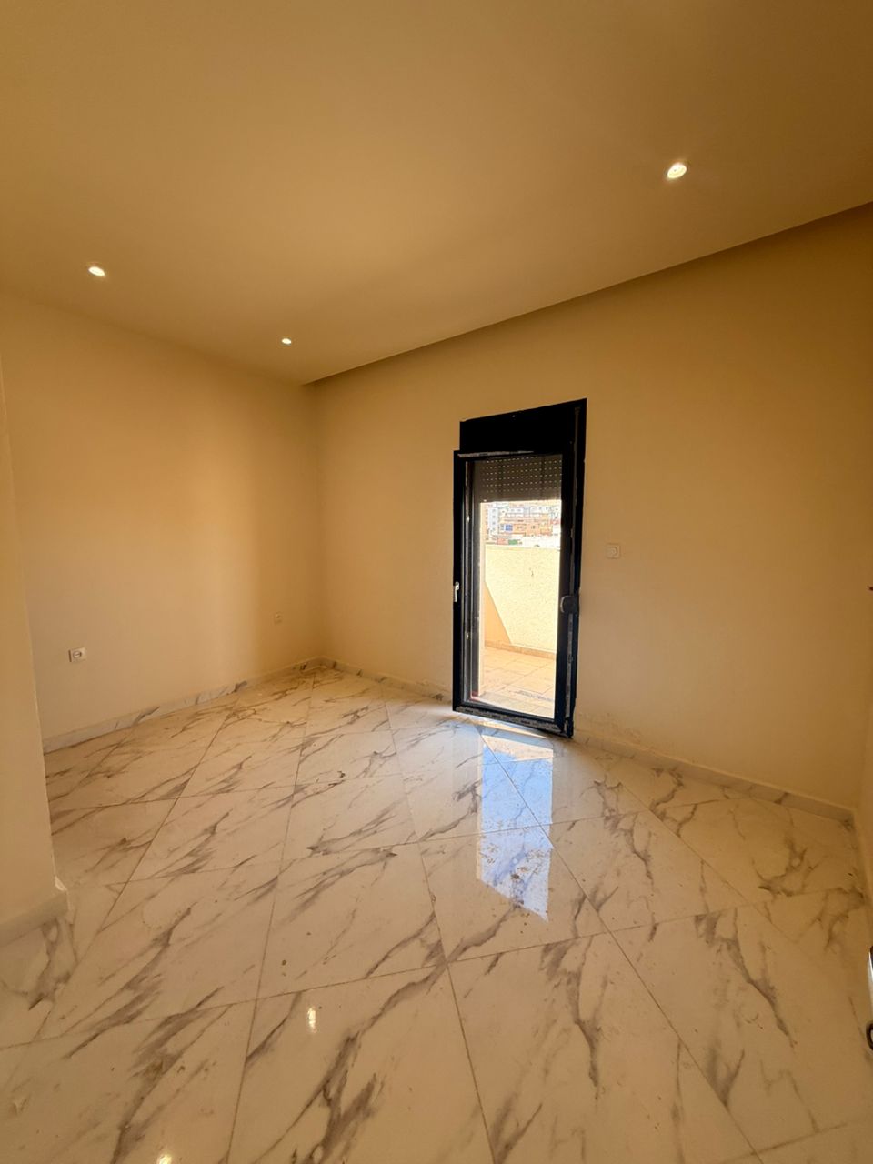 Appartement F2 de 78 m² à Millenium – 7ème étage avec deux grands balcons | Prix négociable